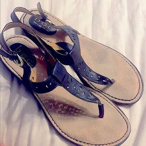 Born sandals